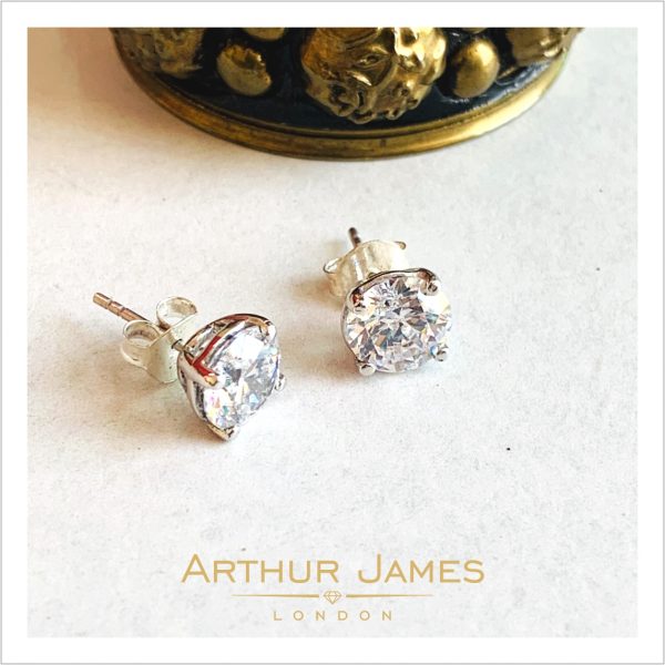 Round solitaire Studs for girls and women