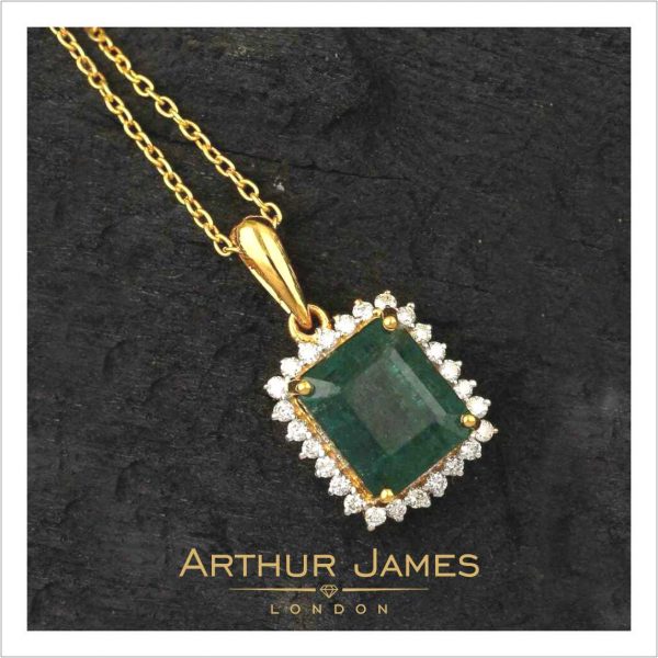 Green Halo Pendant
