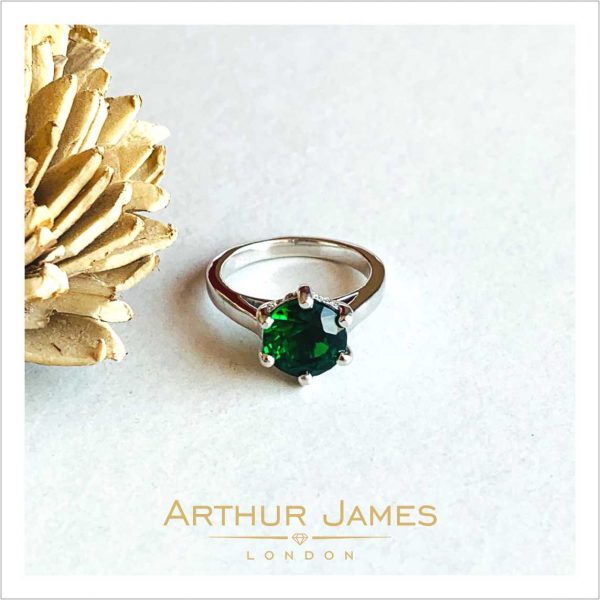 Green Emerald Round Cut Diamond Women's Ring