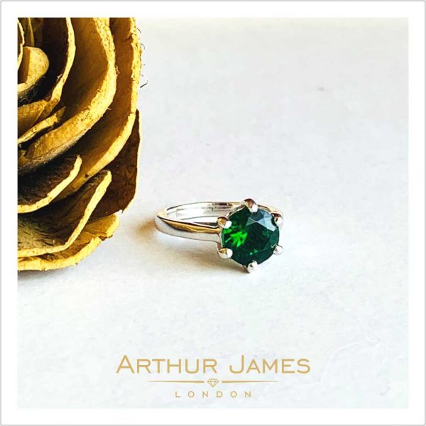 Green Emerald Round Cut Diamond Women's Ring