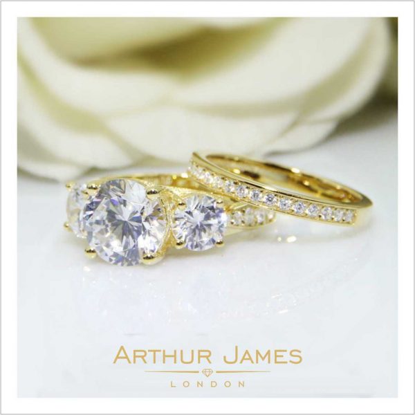 Round Cut Moissanite Diamond Ladies Bridal Ring Set