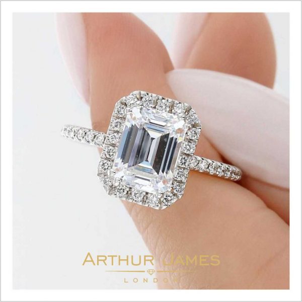 Emerald Mossanite Vintage Cluster Diamond Ladies Ring
