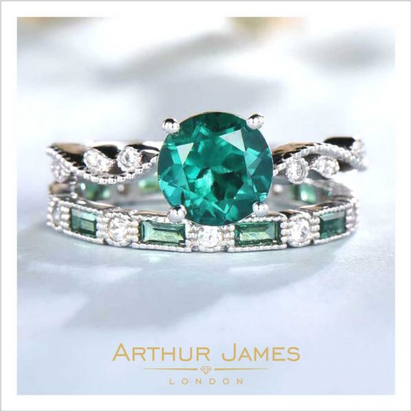 Round Green Emerald Diamond Vintage Ladies Ring