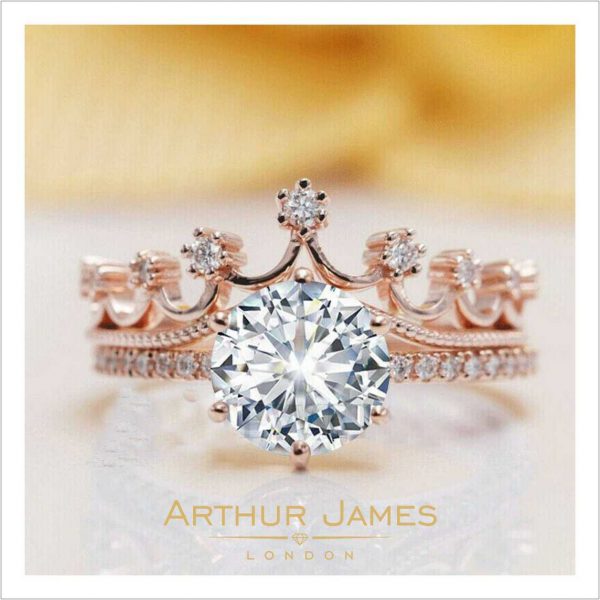 Round Cut Diamond Crown Shape Bridal Ring Set