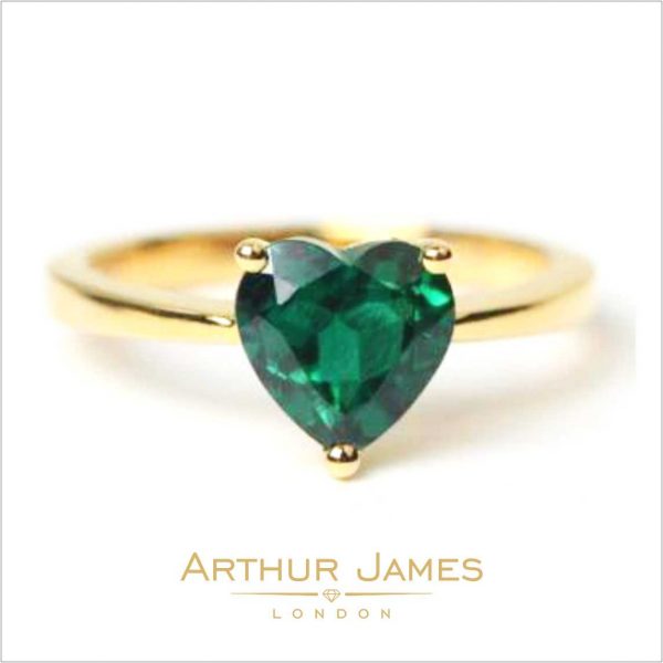Green Emerald Diamond Single Stone Solitaire Ladies Ring