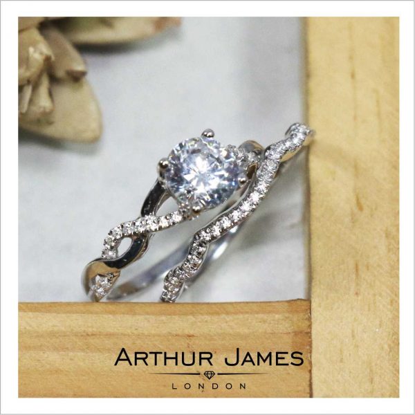 Cubic Zirconia Round Cut Diamond Bridal Set Ladies Ring