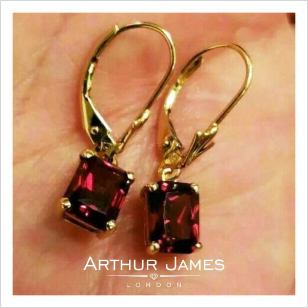 Red Garnet Solitaire Diamond Ladies Danglers Earrings